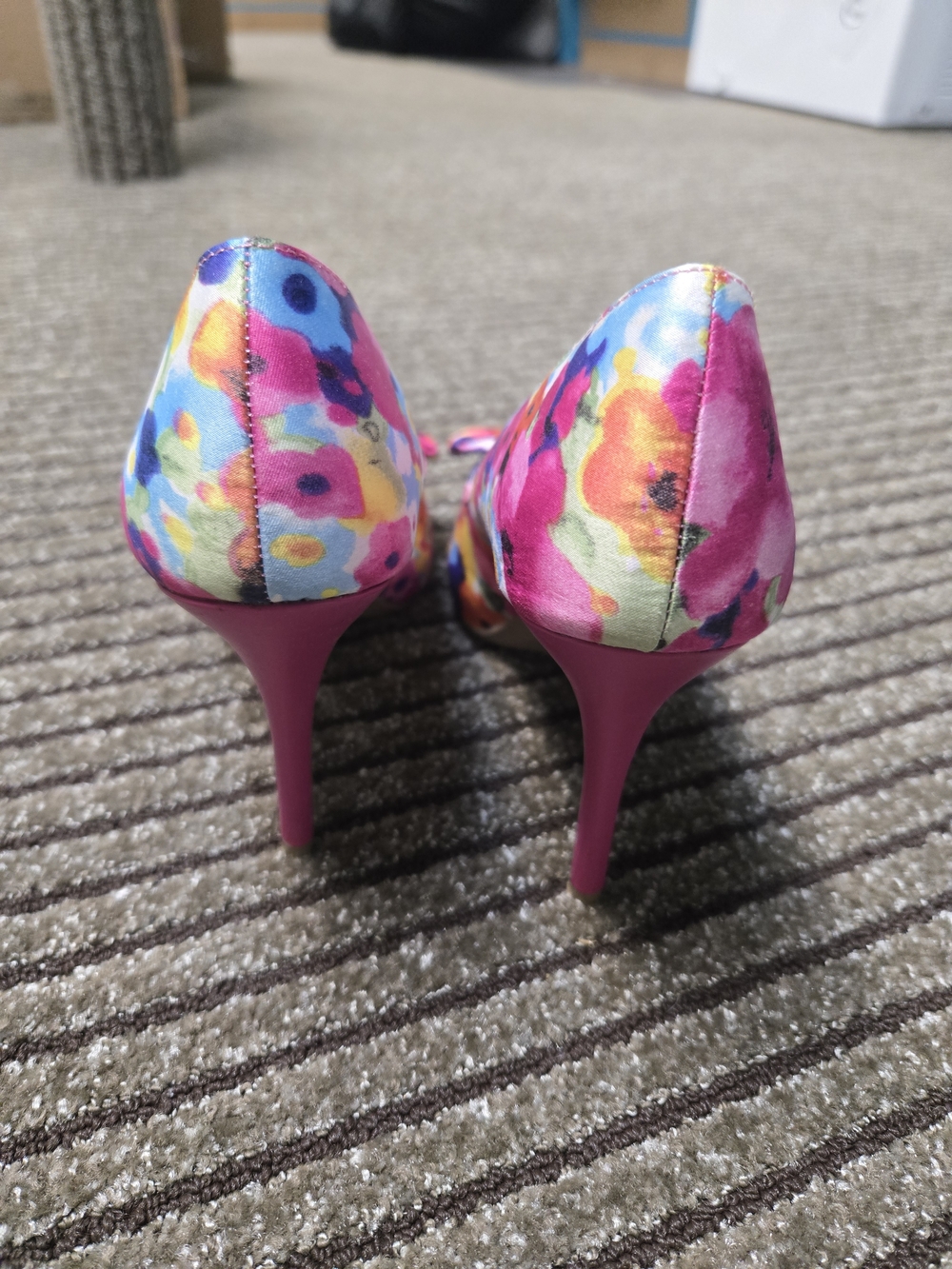 WOMENS FIONI Floral Knot Peep-Toe Pumps - Multicolor - Picture 3 of 6